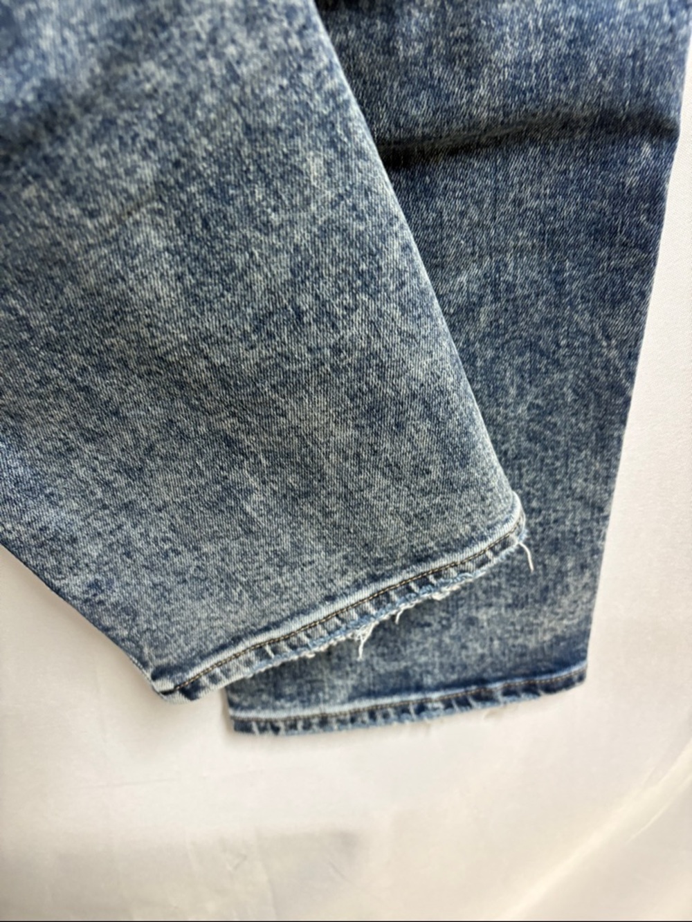 Good American Good Icon Cropped Straight Jeans Indigo480 Size 6/28 - Picture 5 of 6